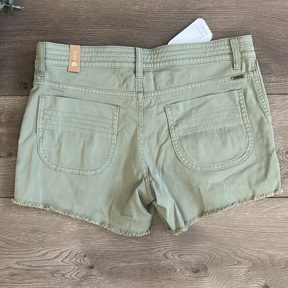 Prana Green Jean Shorts with Distressed Hem Size 6 - Picture 7 of 9